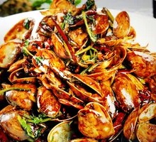 Spicy Stir-Fried Clams