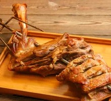 Charcoal-Grilled Lamb Leg