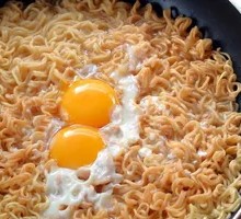 Instant Noodles with Egg