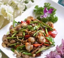 Spicy Stir-fried Scallop Bits