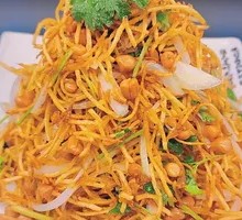 Stir-Fried Bean Sprouts with Three Threads