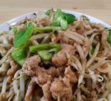 Crispy Pork and Bean Sprouts with Nuts