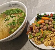 Rich Beef Bone Soup Noodles