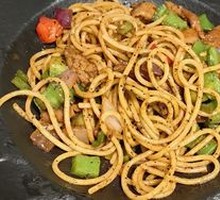 Black Pepper Beef Noodles