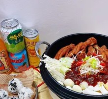 Spicy Chicken Feet Pot