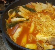 Beef and Rice Cake Hot Pot