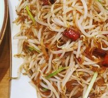 Stir-fried Bean Sprouts with Rice Noodles