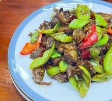 Stir-Fried Pork Heart with Green Chili