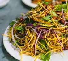 Stir-Fried Bean Sprouts with Three Threads