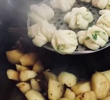 Stewed Goose in Iron Pot