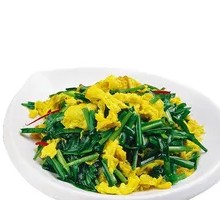 Stir-fried eggs with chives