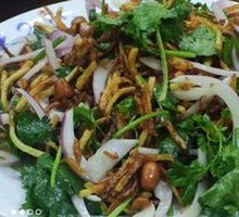 Stir-Fried Bean Sprouts with Three Threads