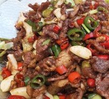 Stir-Fried Beef with Yellow Onion
