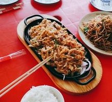 Old Chef's Bean Sprout Stir-Fried Noodles