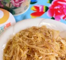 Sour Cabbage Noodles