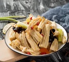 Crispy Tofu Noodles Salad