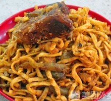 Sour Cabbage and Pork Rib Noodles