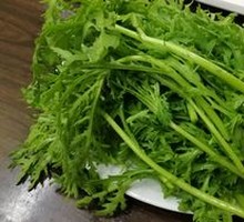 Chinese chrysanthemum greens
