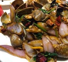 Spicy Stir-Fried Clams