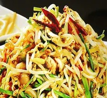 Stir-fried Bean Sprouts with Rice Noodles