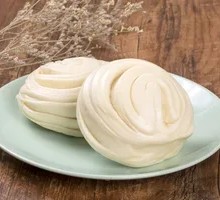 Flower-shaped steamed bun