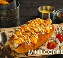 Classic Cheese Hot Dog