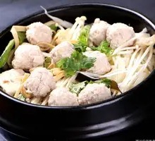 Pork Dumpling Spinach Noodles