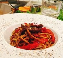 Black Pepper Beef Noodles