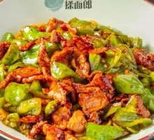 螺丝椒炒肉拌面