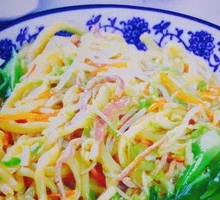 Shredded Pork with Greens Stir-Fried Noodles