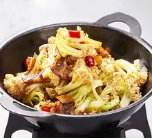 Spicy Stir-Fried Cauliflower in Dry Pot