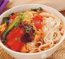 Tomato and Egg Noodle Soup