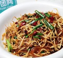 Stir-fried Bean Sprouts with Rice Noodles