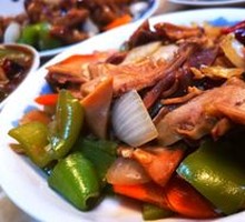 Stir-Fried Heart-Protecting Pork with Green Peppers