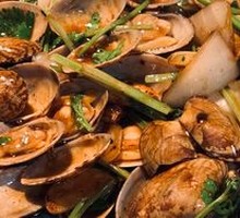 Spicy Stir-Fried Clams