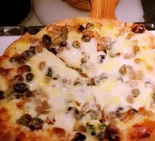 Grilled Meat Pizza