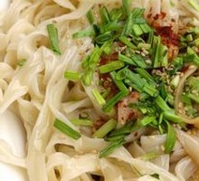 Oil-Poured Noodles
