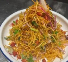 Stir-Fried Bean Sprouts with Three Threads