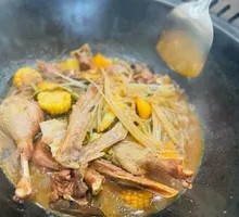 Stewed Goose in Iron Pot