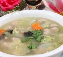 Chinese Cabbage Dumpling Soup