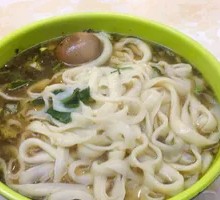 Knife-Scraped Braised Egg Noodles