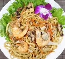 Seafood Stir-Fried Noodles