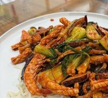 Seafood Fried Noodles with Sauce