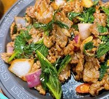 Stir-fried Beef with Perilla Leaves