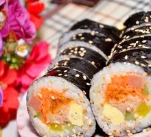 Salmon Seaweed Rice Roll