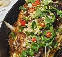Sautéed Crucian Carp on Iron Plate