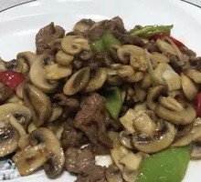 Stir-Fried Beef with Button Mushrooms
