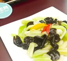 Celery, Lily Bulb and Black Mushroom Salad