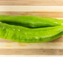 Charcoal-Roasted Whole Green Pepper