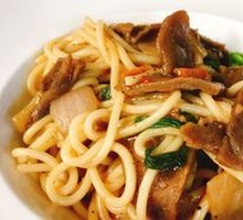 Black Pepper Beef Noodles